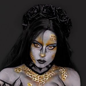 Black Roses ✦ Gothic Garland Headwrap ✦ Porcelain Skull Accents 5-Rose Crown NWT